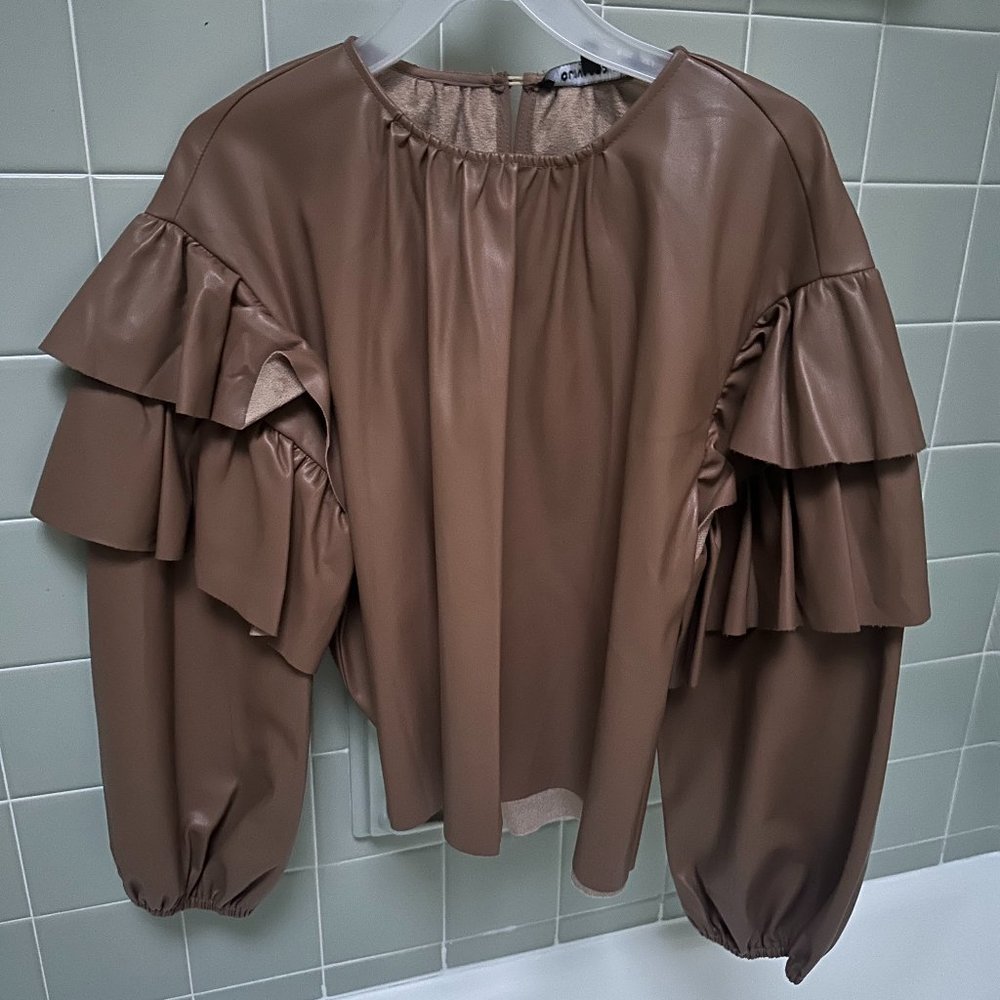 Olivaceous Top